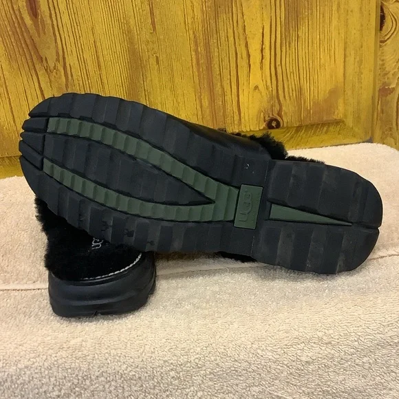 UGG Black Leather Mules with Fur Lining - Picture 4 of 7